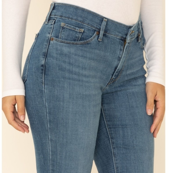 Levi's Mid Rise Boot Cut Jeans - Picture 3 of 5